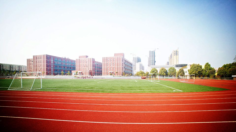 培养具有中国灵魂、世界眼光的现代人